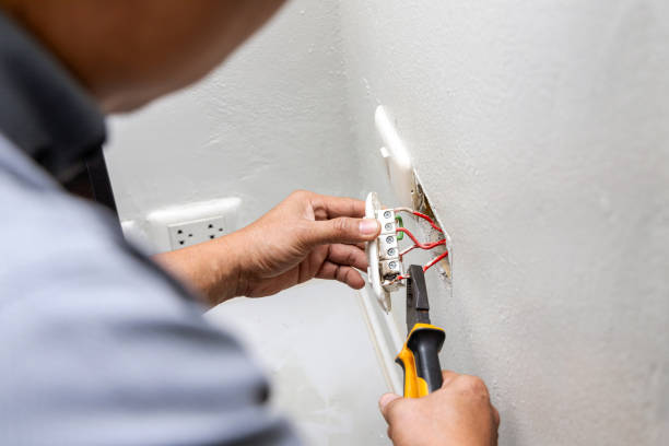 Best Affordable Emergency Electrician  in Newton, MS